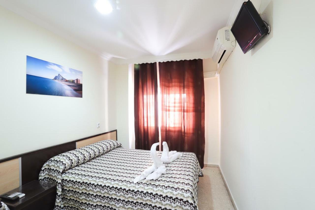 Hostal La Campana La Línea de la Concepción Exteriér fotografie
